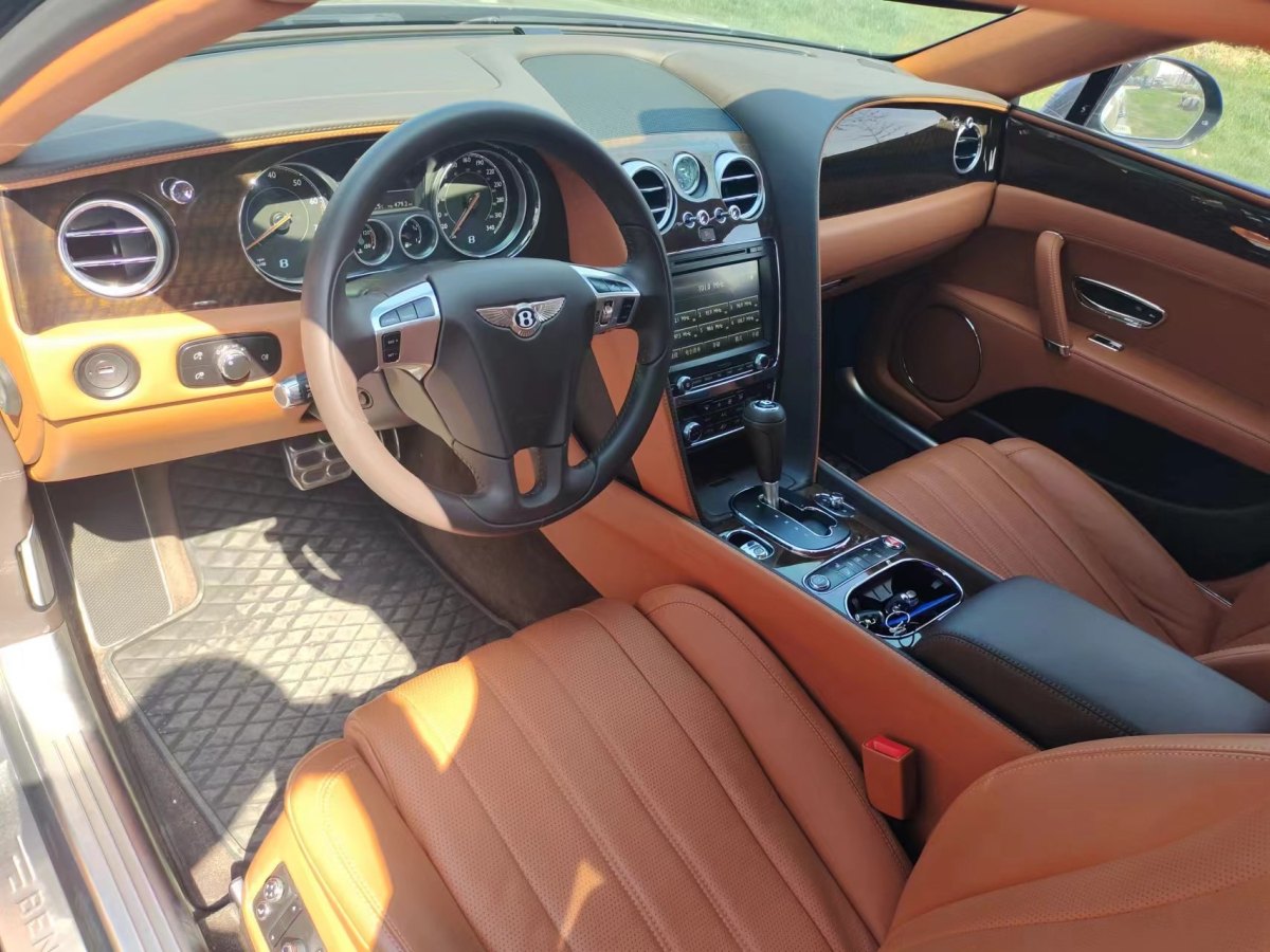 2016年8月宾利 飞驰  2014款 4.0T V8 尊贵版