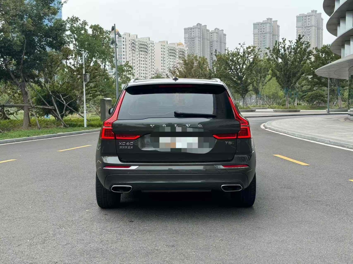 2021年4月沃爾沃 XC60  2021款 T5 四驅(qū)智逸豪華版