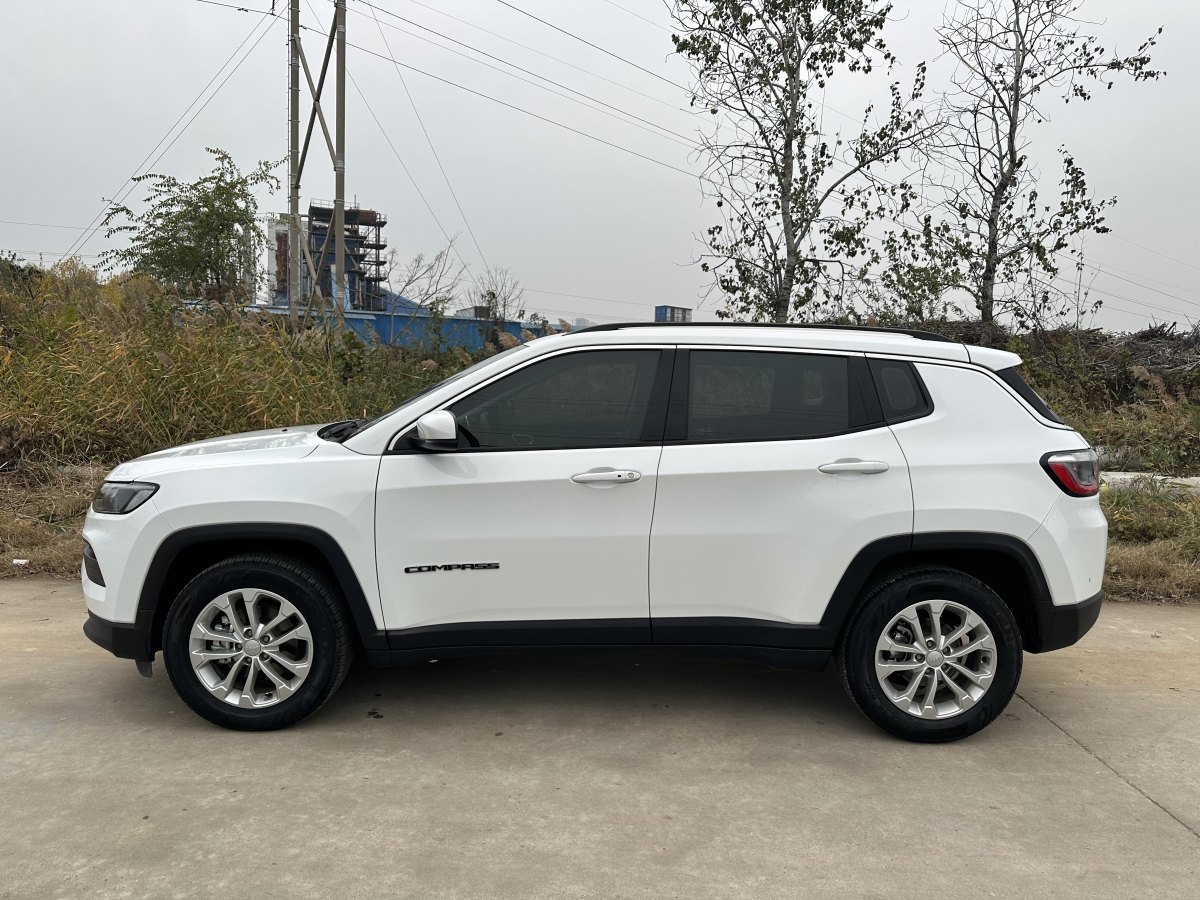 Jeep 指南者  2021款 220T 自動領(lǐng)先版圖片