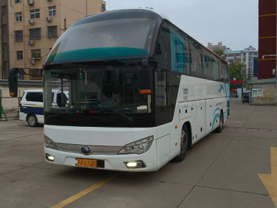  兩臺(tái)國五50座宇通6122氣囊中門車 圖片