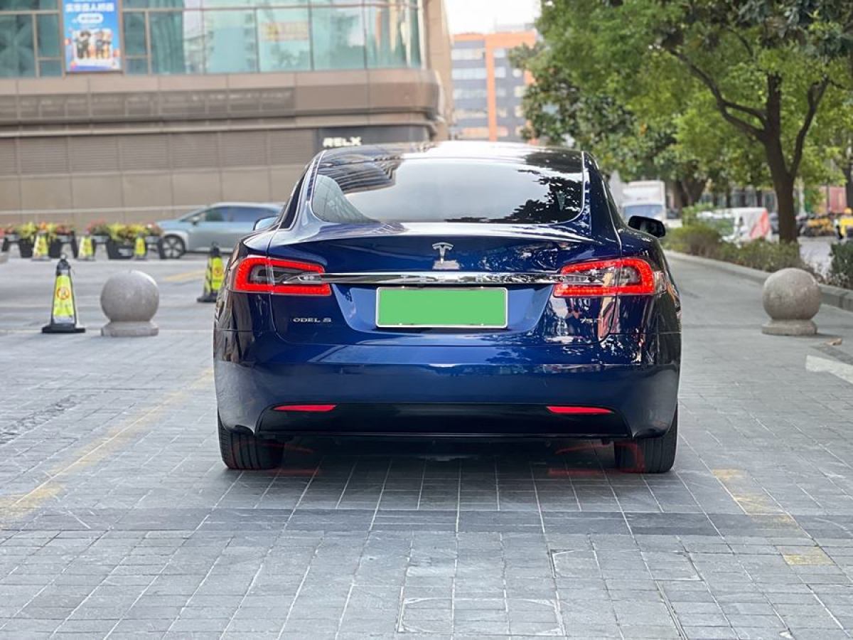 特斯拉 Model S  2017款 Model S 75D 標(biāo)準(zhǔn)續(xù)航版圖片