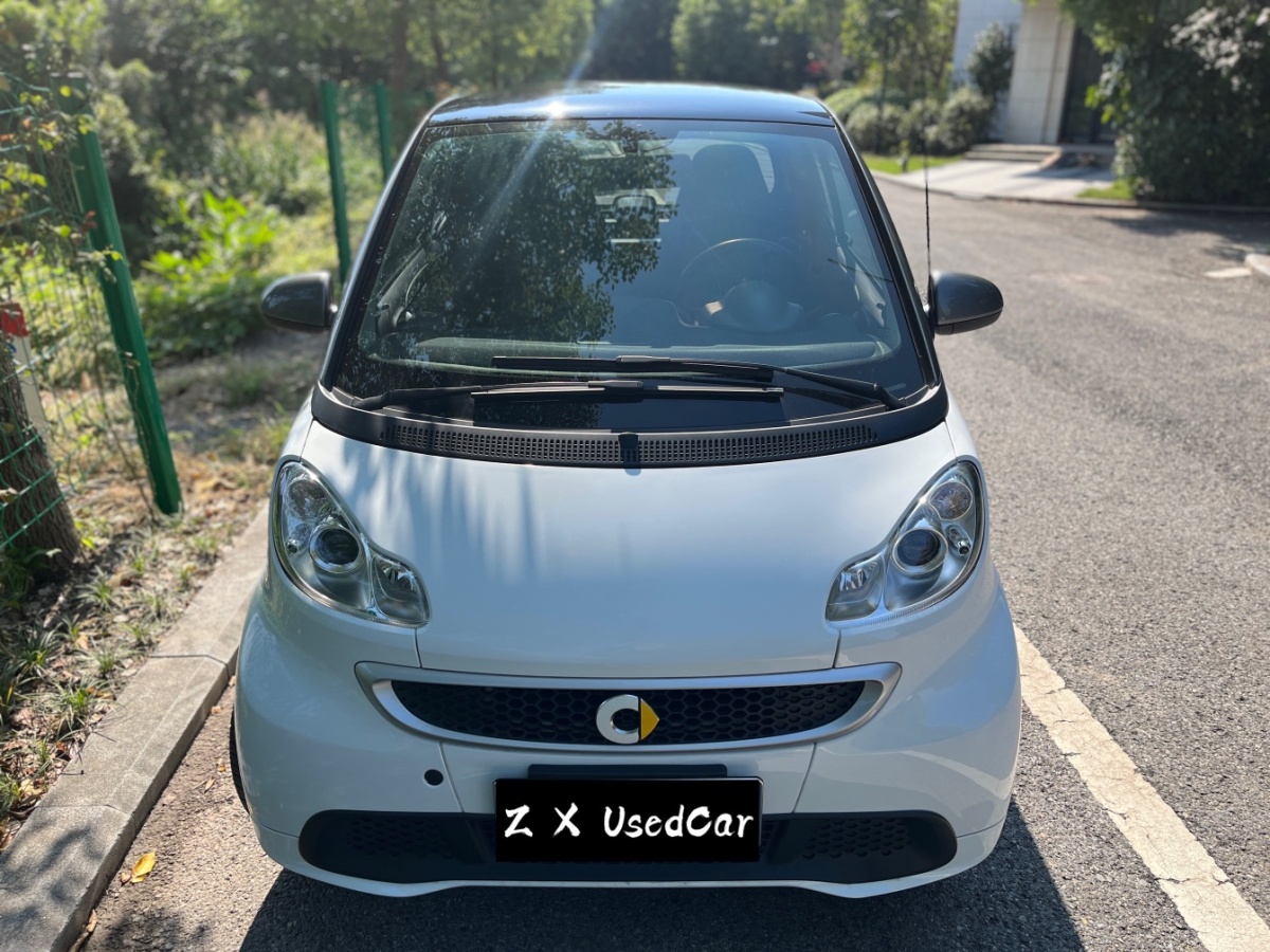 2015年3月smart fortwo  2014款 1.0 MHD 硬頂城市光波激情版