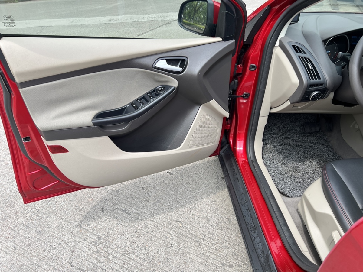 福特 ?？怂? 2012款 三廂 1.6L 自動舒適型圖片
