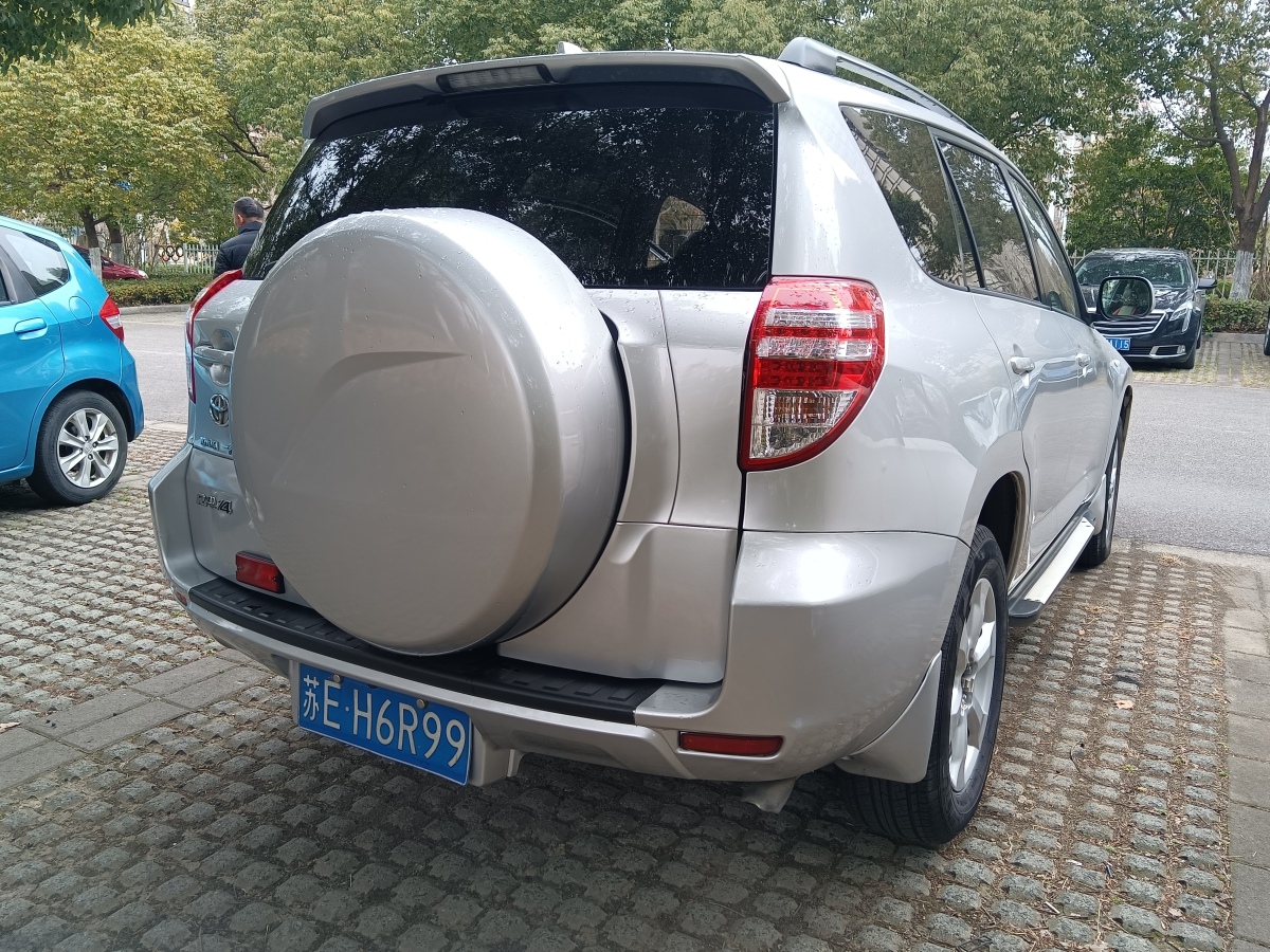 2011年4月豐田 RAV4  2019款 榮放 2.0L CVT兩驅(qū)先鋒版