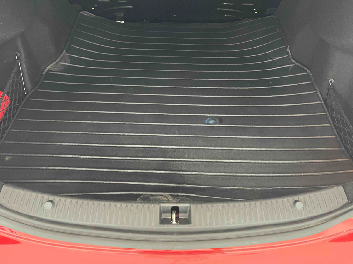 2018年9月奔驰 奔驰C级 2018款 C 200 L 运动版 成就特别版