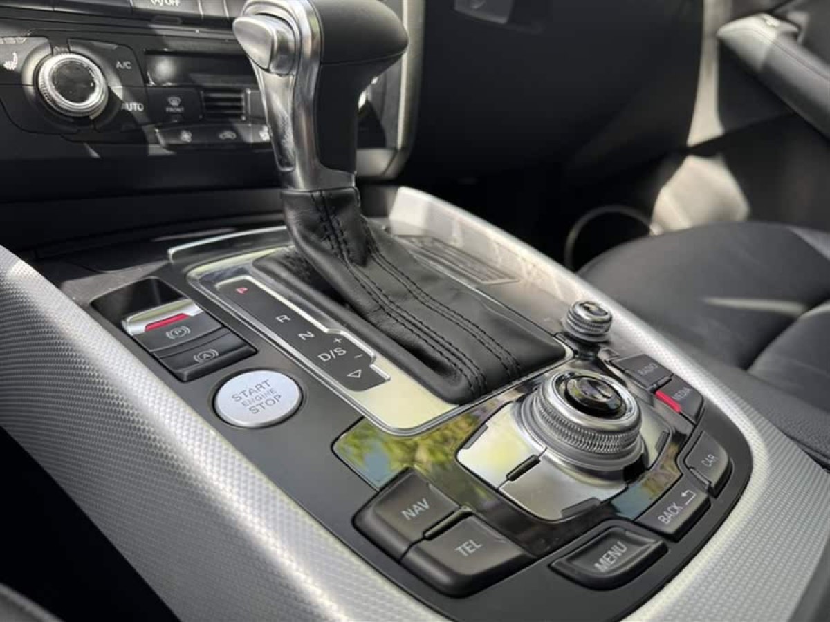 奧迪 奧迪Q5  2013款 45 TFSI quattro 運(yùn)動(dòng)型圖片