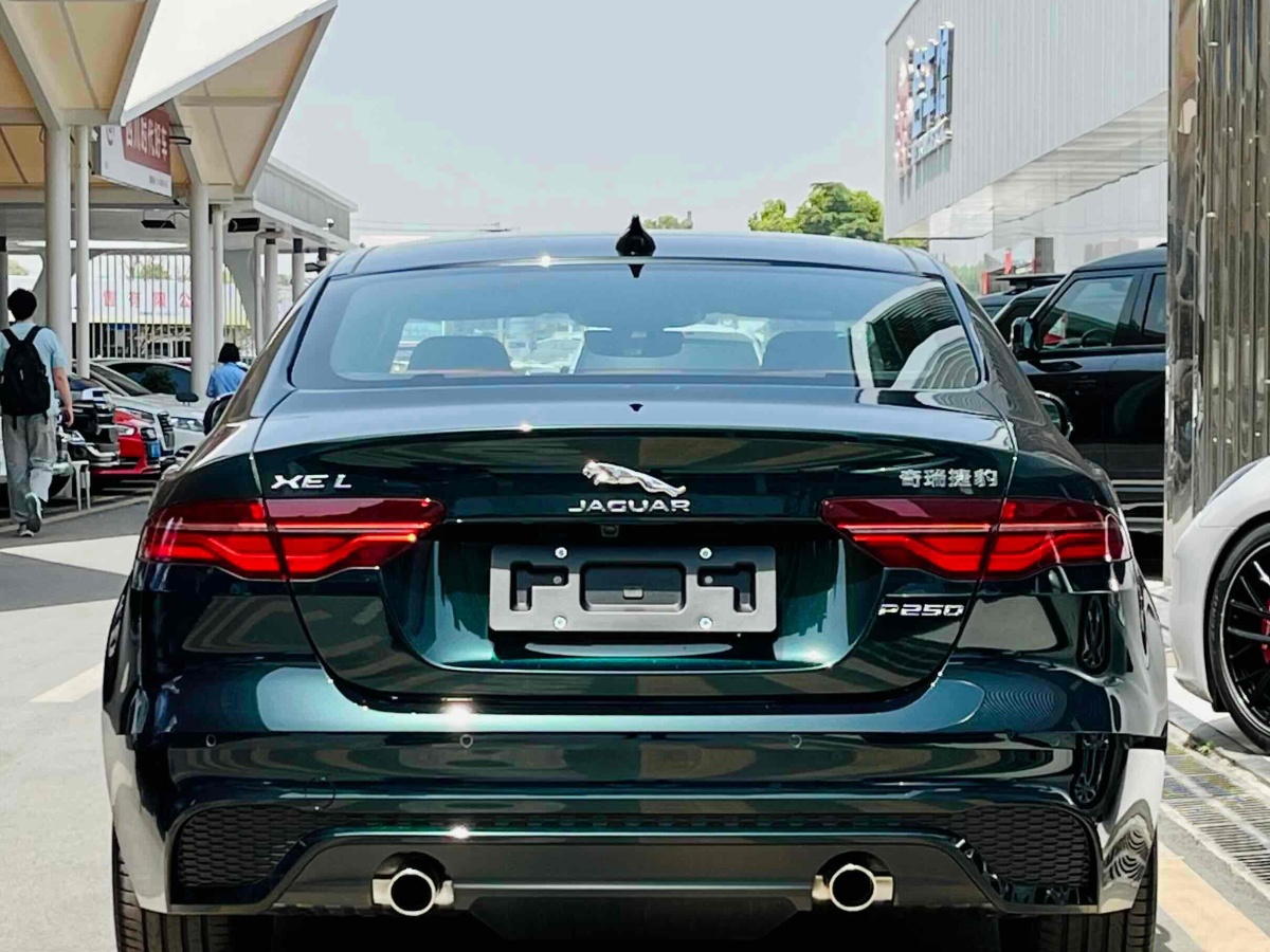 捷豹 XEL  2024款 2.0T 250PS R-DYNAMIC S進(jìn)取運(yùn)動(dòng)版圖片