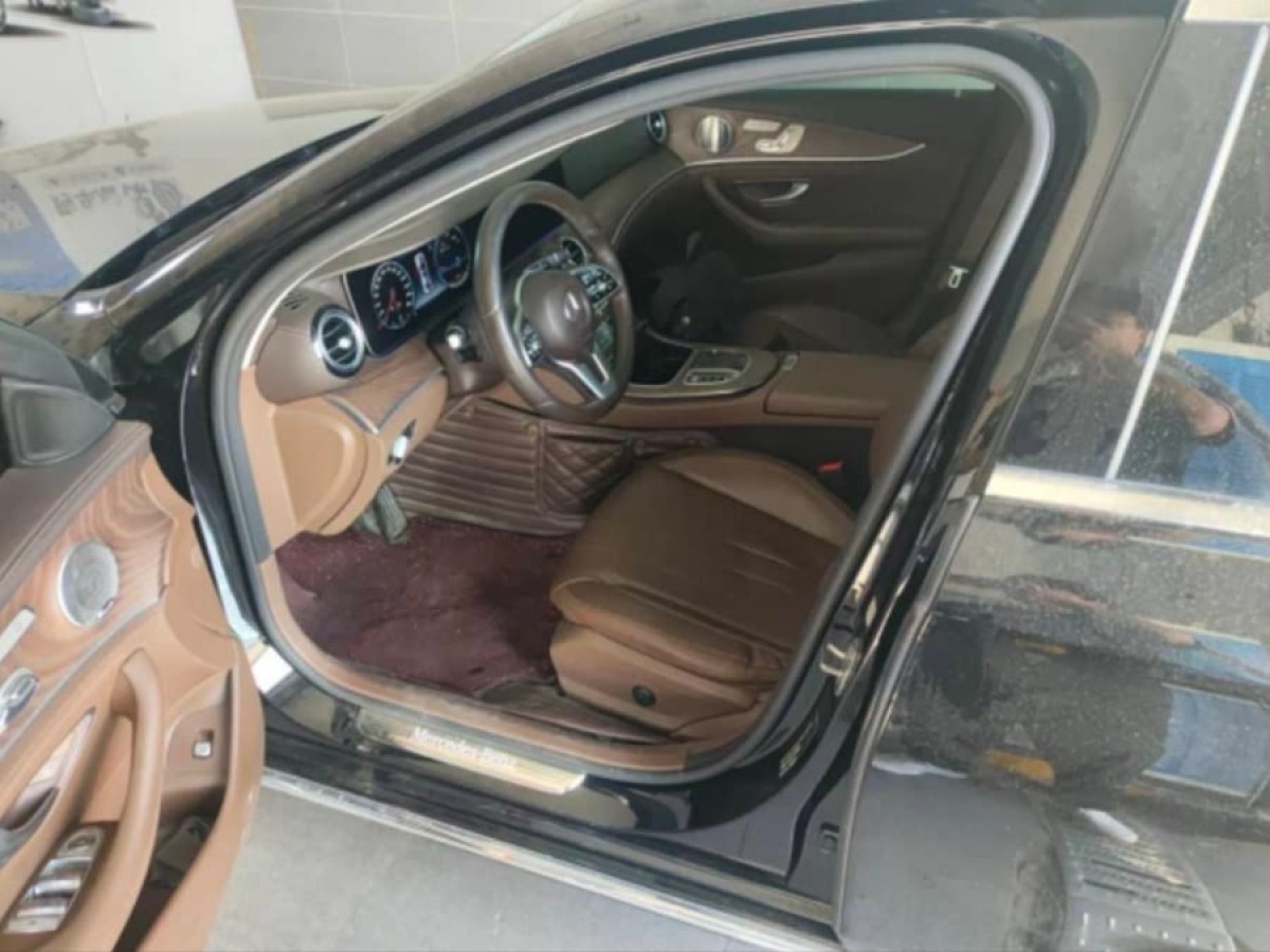 奔馳 奔馳E級  2019款 改款 E 300 L 豪華型圖片