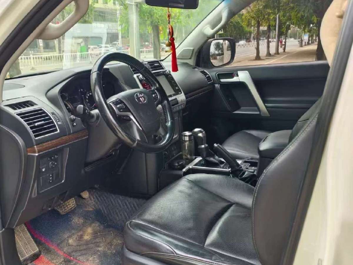 2019年10月丰田 普拉多  2019款 3.5L 自动TX-L尊享版后挂备胎