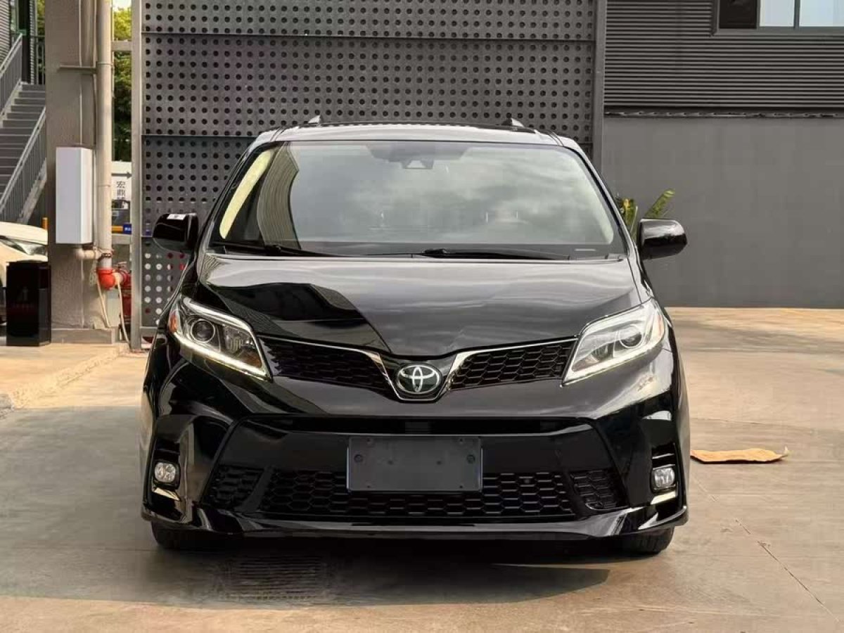 豐田 塞納  2015款 3.5L 四驅(qū)L圖片