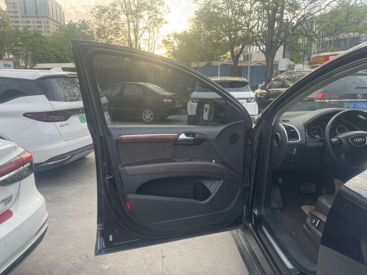 奥迪 奥迪Q7  2014款 35 TFSI 运动型图片