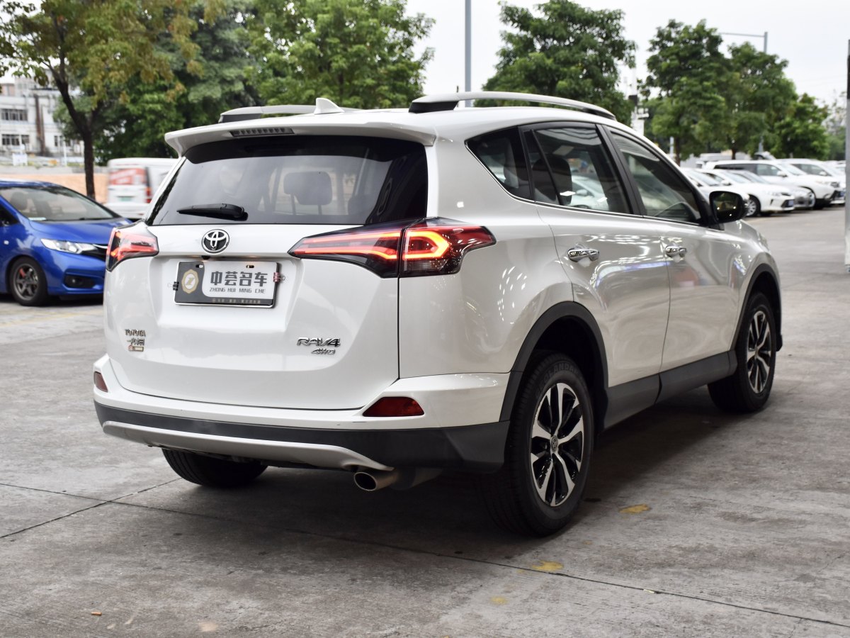 2018年7月豐田 RAV4  2016款 榮放 2.0L CVT四驅(qū)新銳版