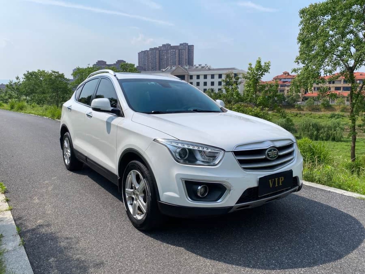 奔騰 X80  2013款 2.0L 自動豪華型圖片