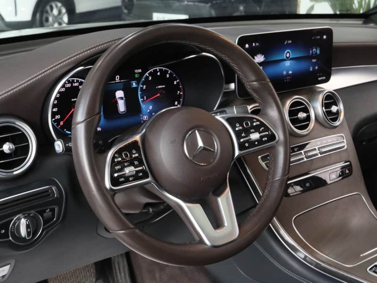 奔馳 奔馳GLC  2018款 改款 GLC 260 4MATIC 動感型圖片