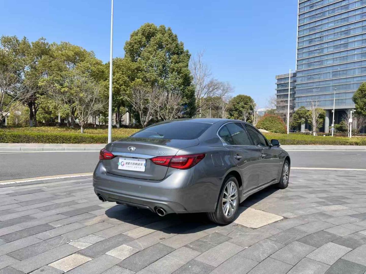 英菲尼迪 Q50L  2020款 2.0T 30周年限量版圖片