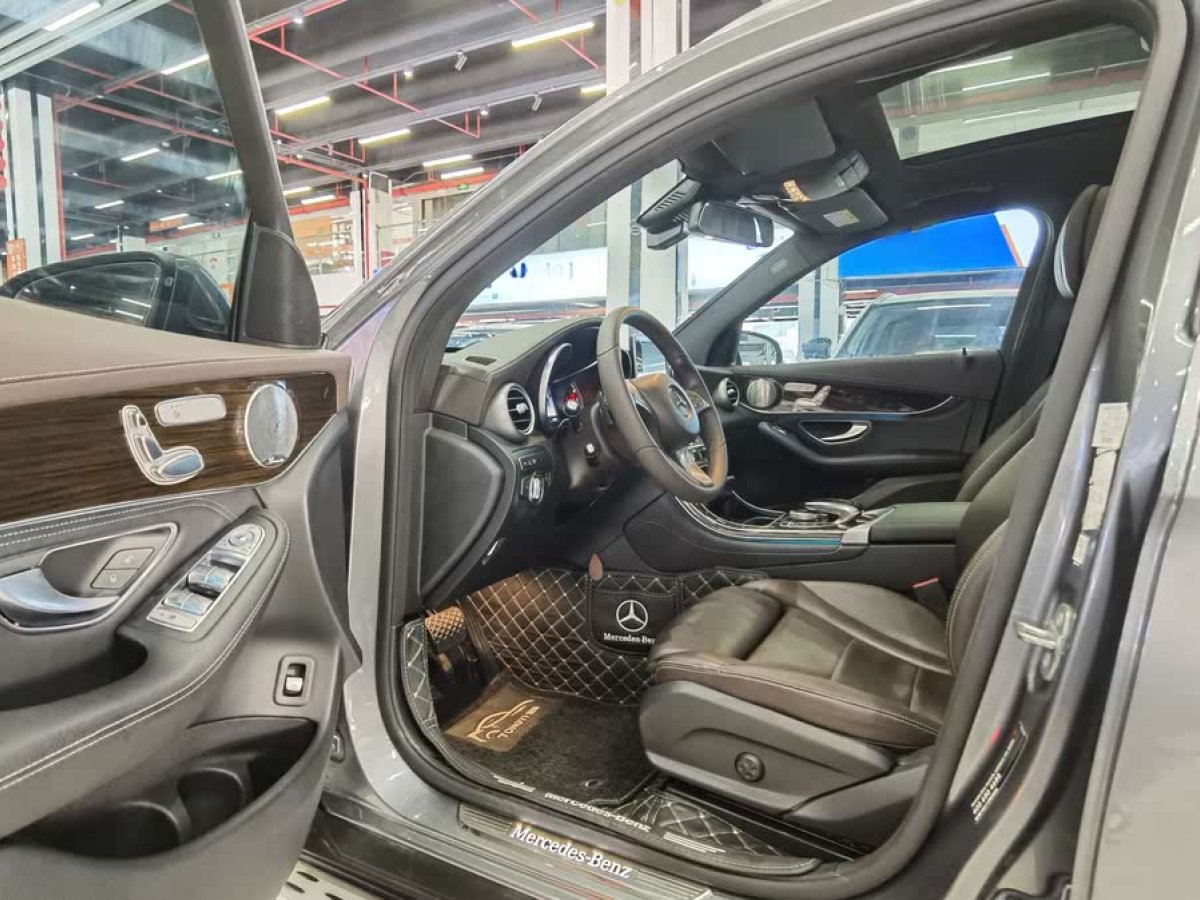 奔馳 奔馳GLC  2018款 改款 GLC 260 4MATIC 豪華型圖片
