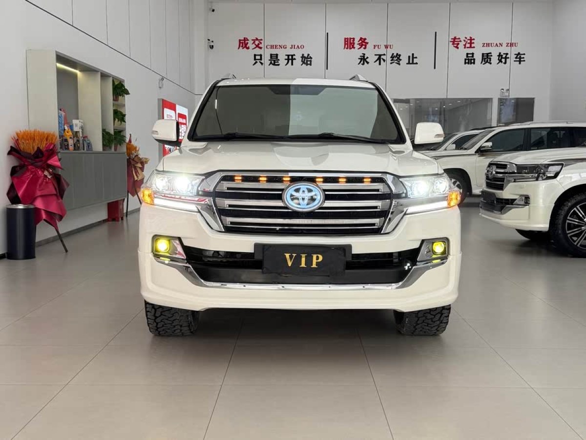 豐田 蘭德酷路澤  2015款 4.0L V6 中東低配版圖片