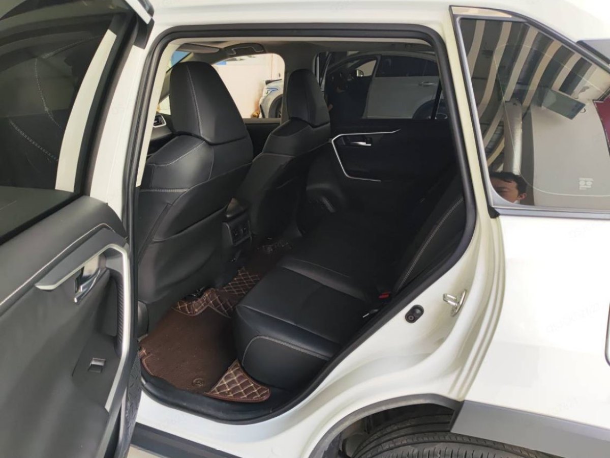 豐田 RAV4  2018款 榮放 2.0L CVT兩驅(qū)風(fēng)尚版圖片