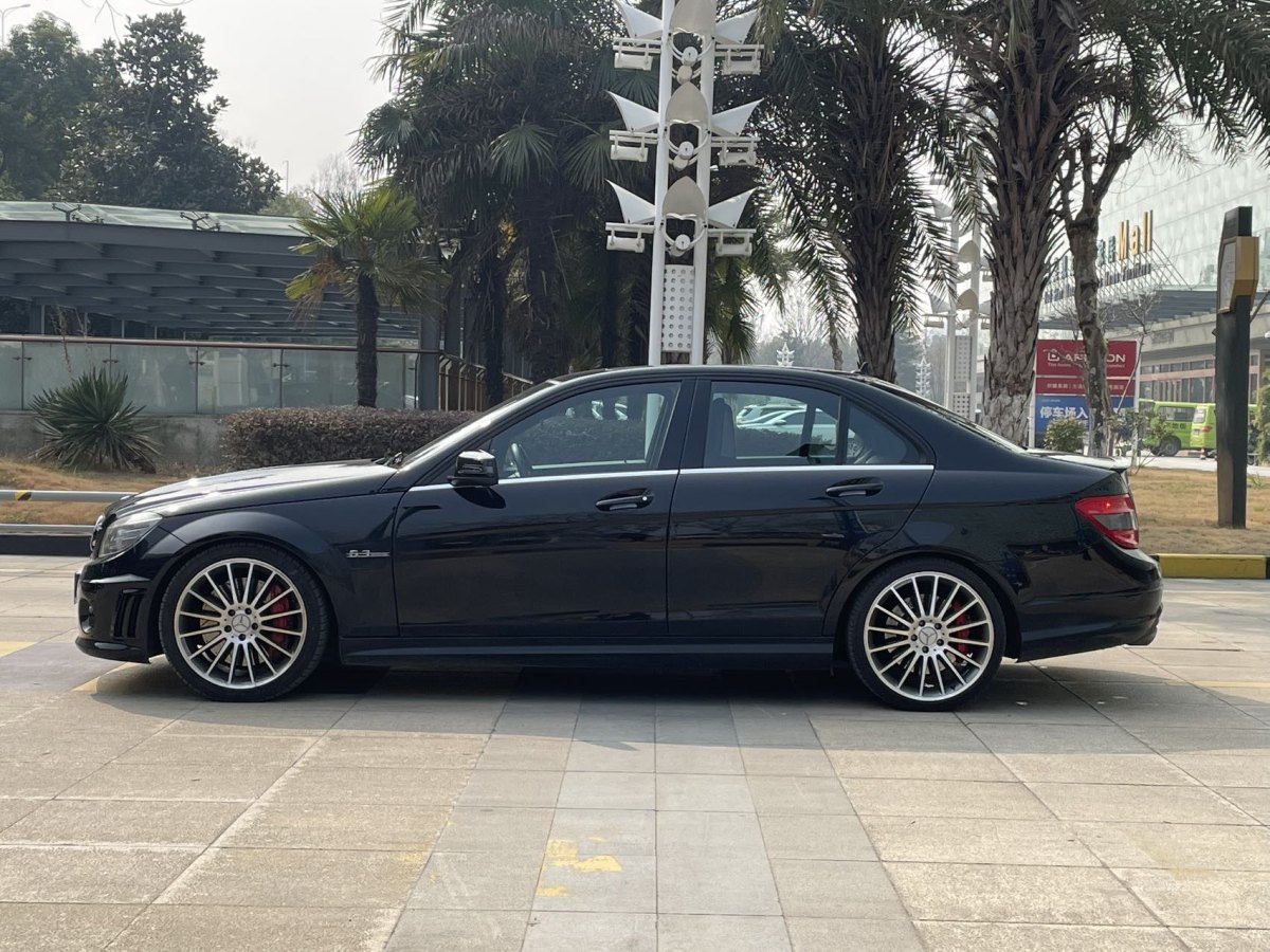 奔馳 奔馳C級(jí)AMG  2010款 AMG C 63 高性能版圖片