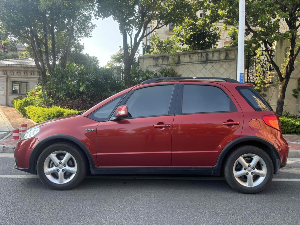 2010年10月鈴木 天語 SX4  2010款 兩廂 1.6L 手動冠軍限量版