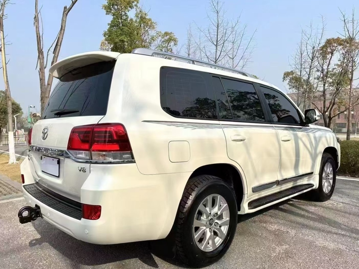 2019年10月豐田 蘭德酷路澤  2018款 5.7L VX-R 12氣 底升(中東版)