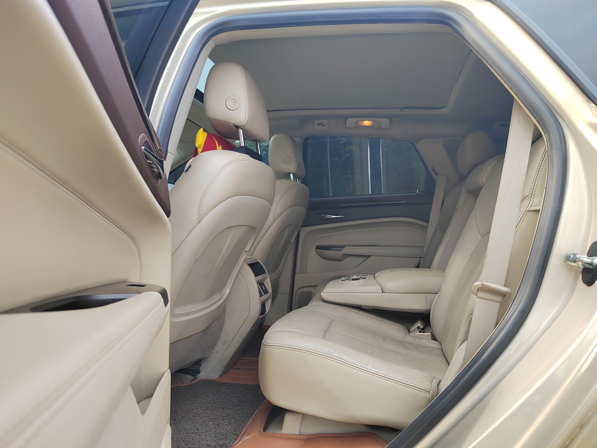 凱迪拉克 SRX  2012款 3.0L 領(lǐng)先型圖片