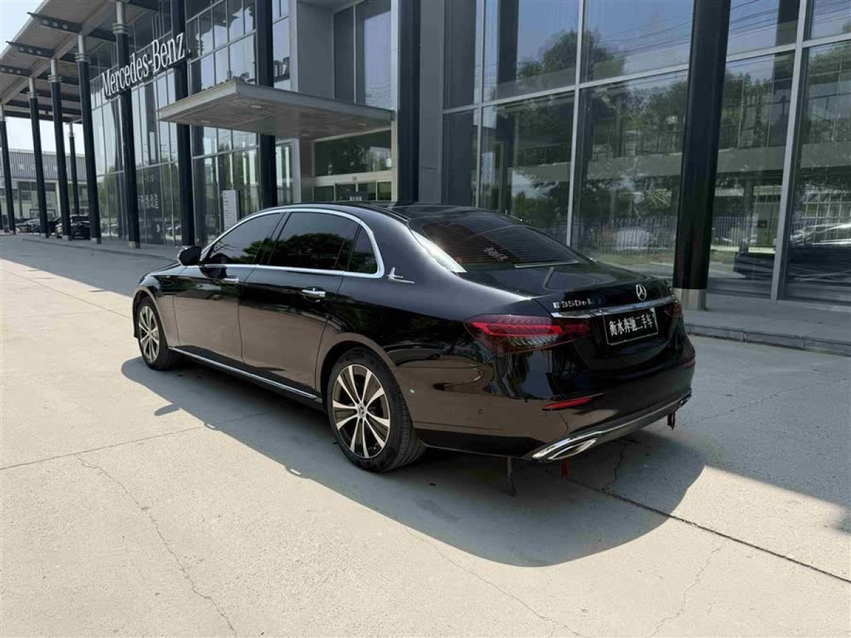 奔馳 奔馳E級(jí)新能源  2023款 E 350 e L 插電式混合動(dòng)力轎車圖片