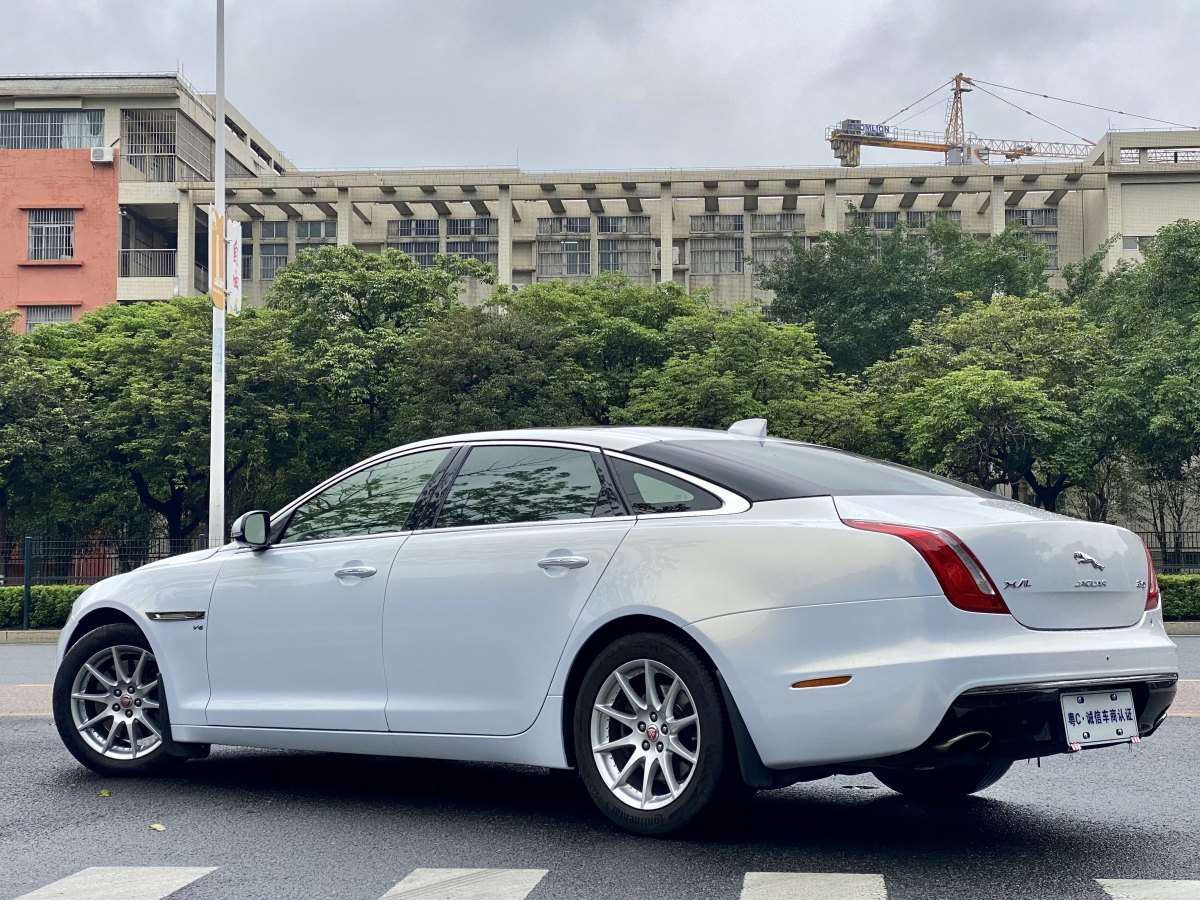 捷豹 XJ  2016款 XJL 3.0 SC 兩驅(qū)典雅商務(wù)版圖片