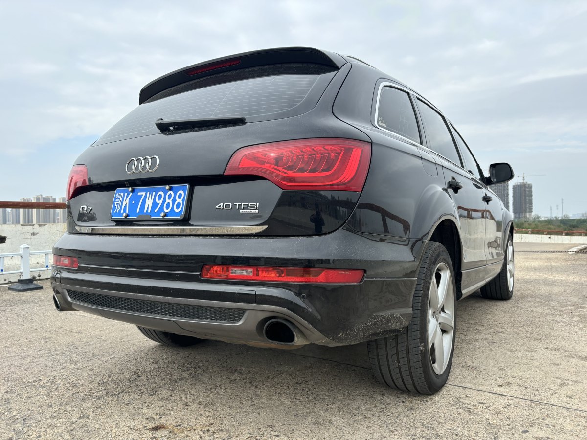 2013年10月奧迪 奧迪Q7  2014款 40 TFSI 運動型