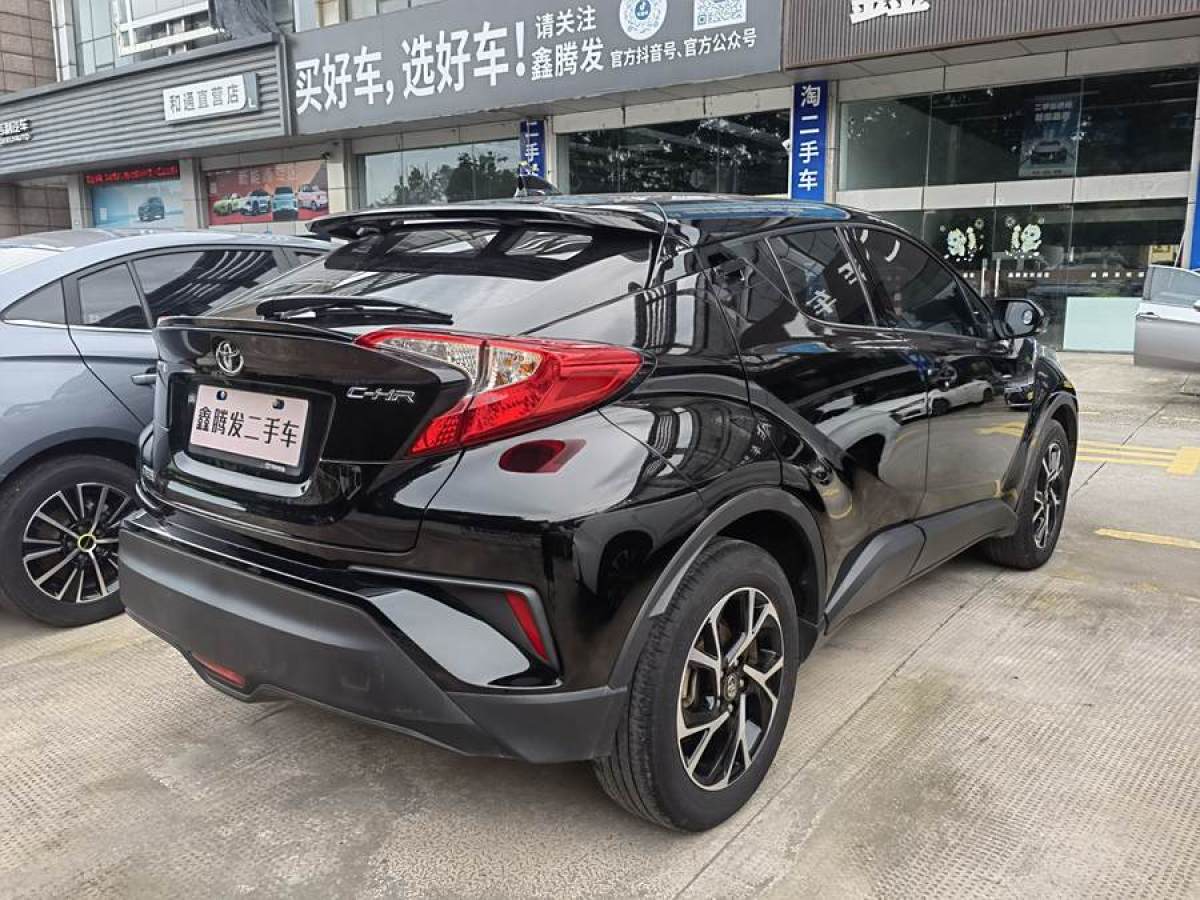 豐田 C-HR  2020款 2.0L 領(lǐng)先版圖片