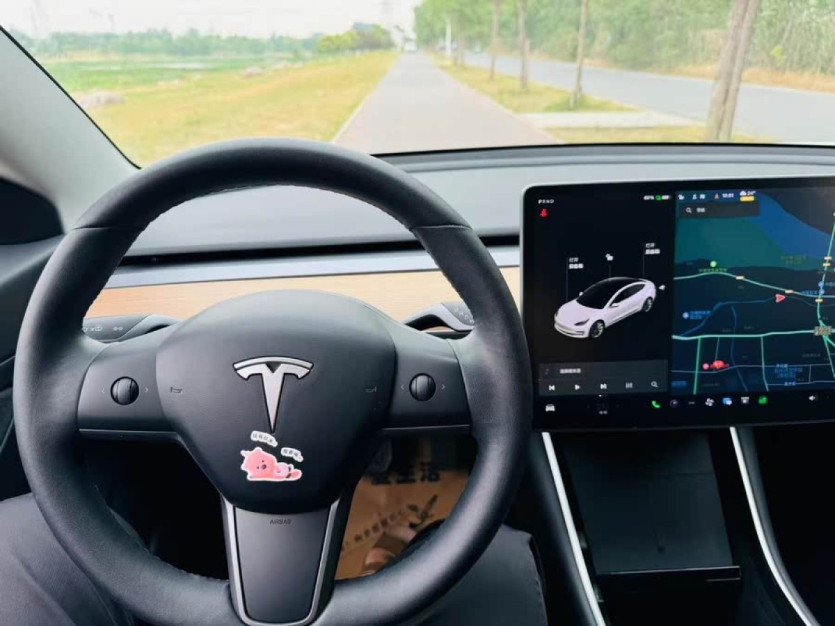 特斯拉 Model 3  2020款 改款 標(biāo)準(zhǔn)續(xù)航后驅(qū)升級版圖片