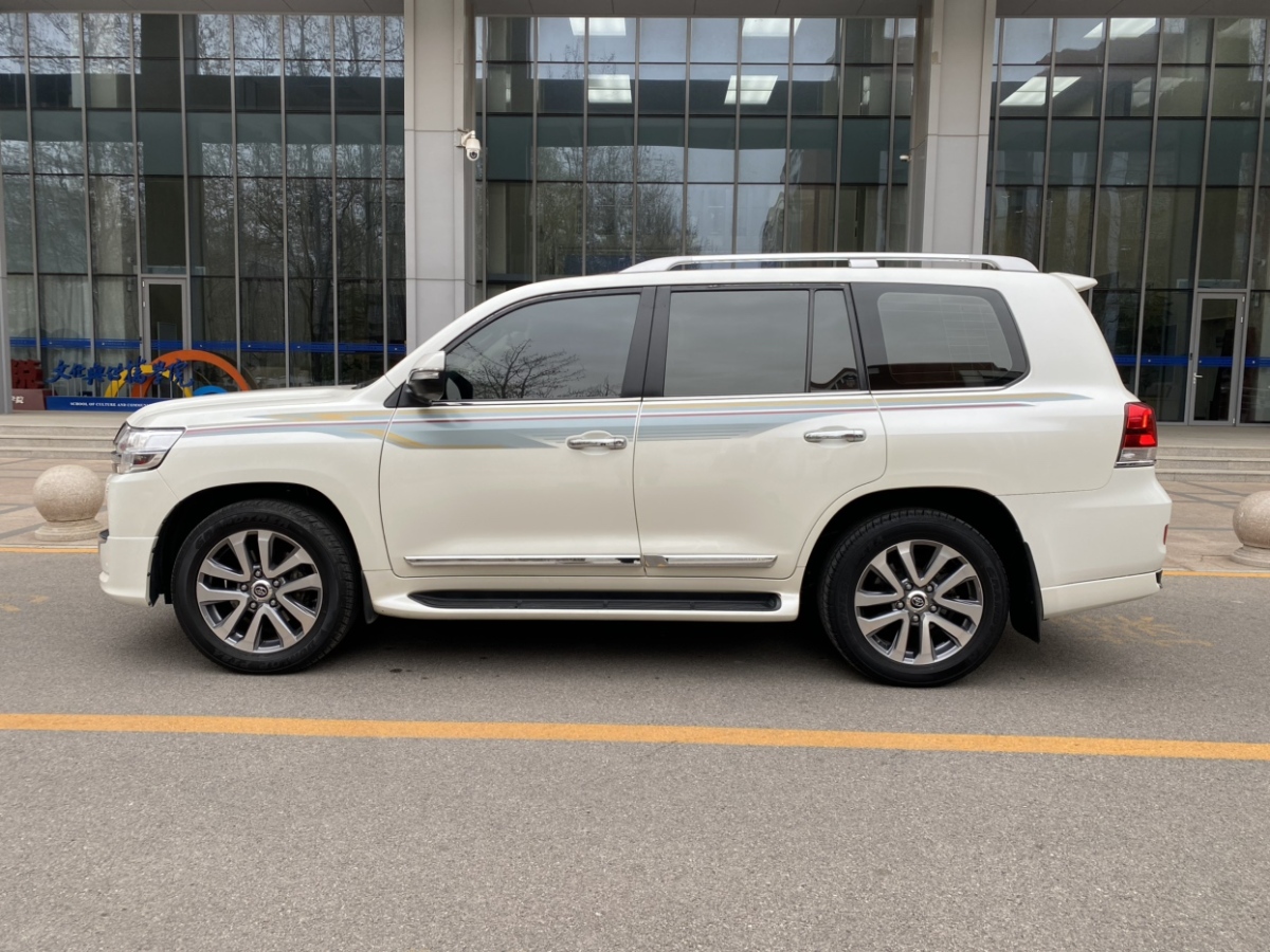 豐田 蘭德酷路澤  2018款 5.7L VX-R 12氣 底升(中東版)圖片