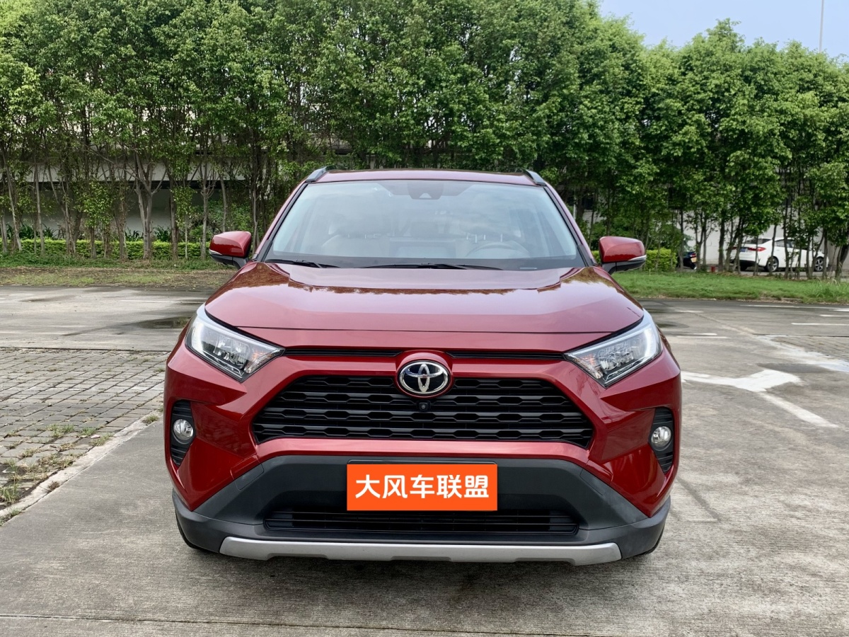 2019年12月豐田 RAV4  2018款 榮放 2.0L CVT兩驅(qū)風(fēng)尚版