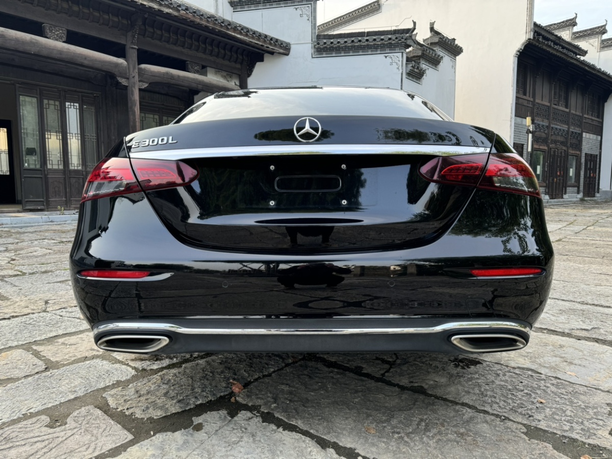 奔馳 奔馳E級(jí)  2023款 改款 E 300 L 豪華型圖片