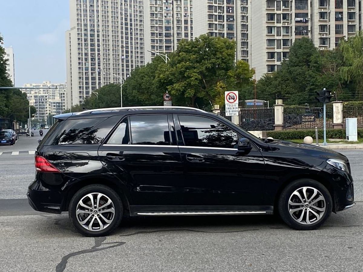 奔馳 奔馳GLE  2016款 GLE 320 4MATIC 動(dòng)感型圖片