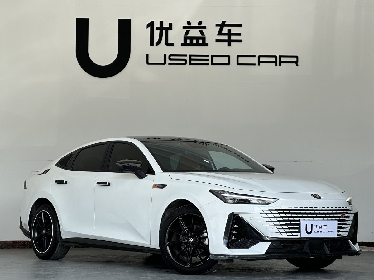 長(zhǎng)安 長(zhǎng)安UNI-V  2022款 1.5T 尊貴型圖片