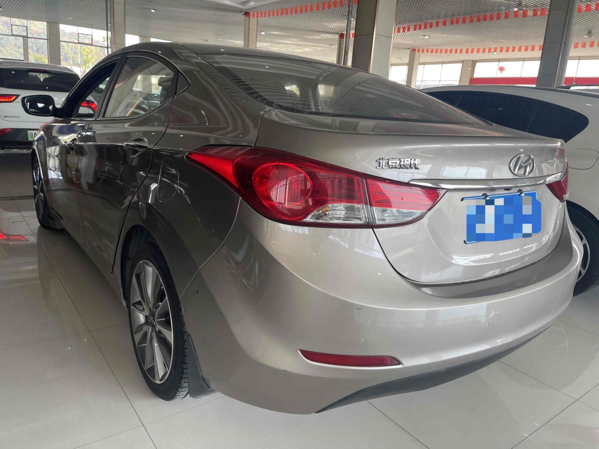 現(xiàn)代 朗動  2013款 1.6L 自動尊貴型圖片