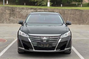 皇冠 豐田 2.0T 時(shí)尚版