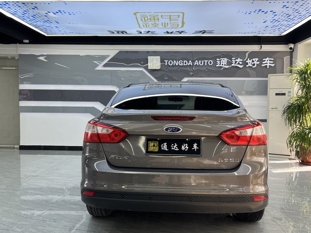 福特 ?？怂? 2012款 三廂 1.6L 自動風(fēng)尚型圖片