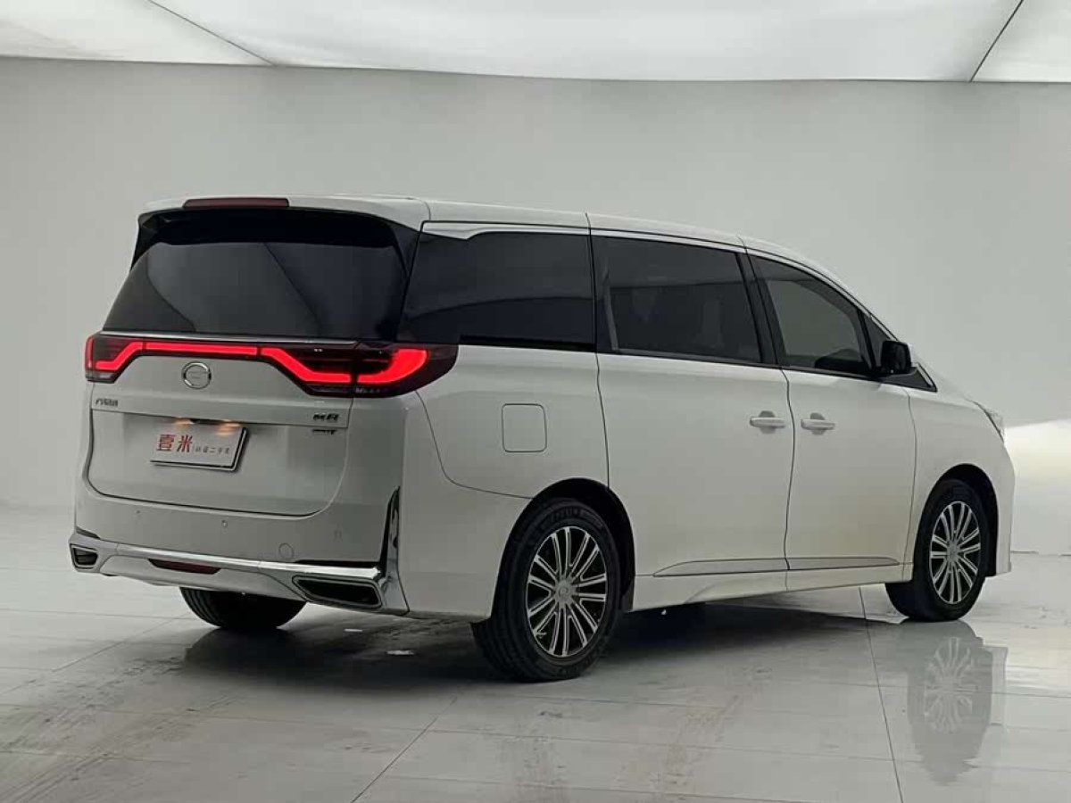 廣汽傳祺 M8  2021款 領(lǐng)秀系列 390T 尊貴版圖片
