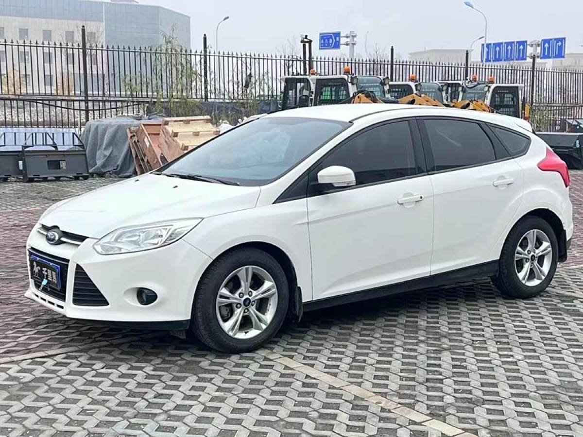 福特 ?？怂? 2012款 兩廂 1.6L 自動舒適型圖片