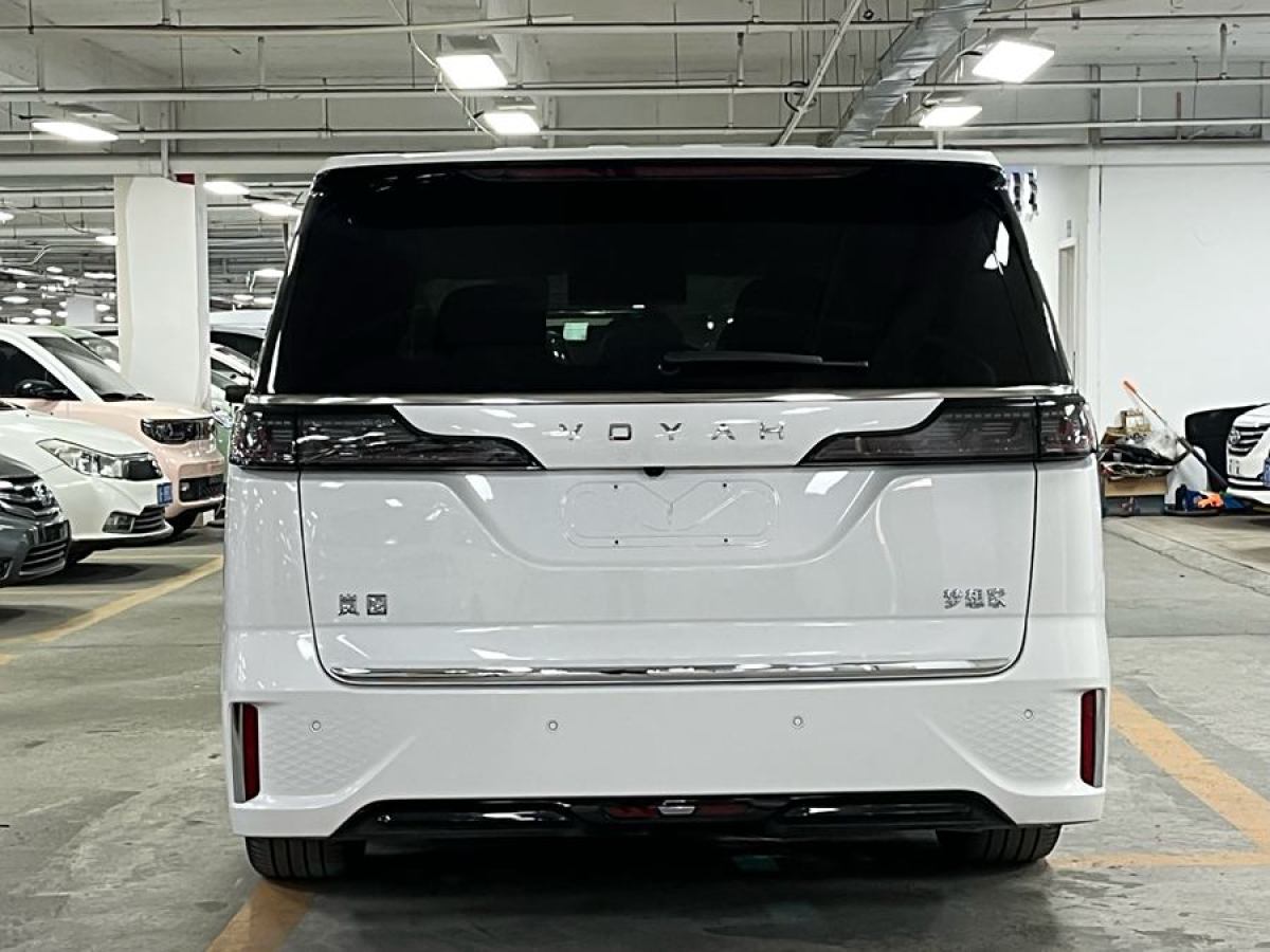 嵐圖 夢(mèng)想家  2024款 PHEV 超長(zhǎng)續(xù)航旗艦版圖片