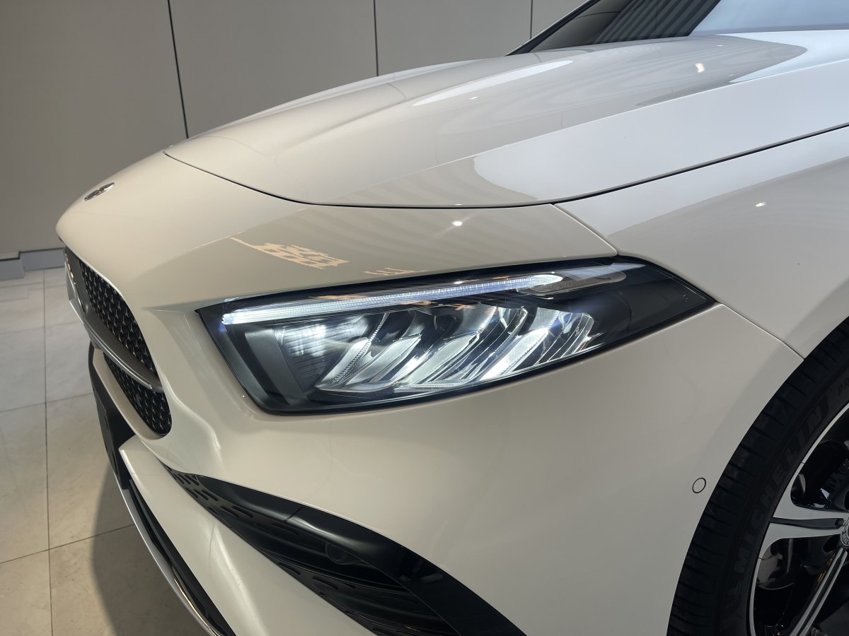 奔馳 奔馳A級(jí)  2023款 A 200 L 時(shí)尚型圖片