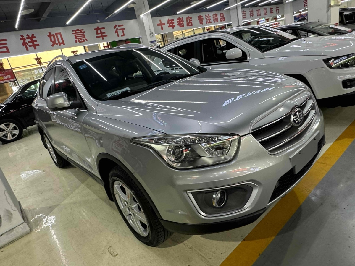 奔騰 X80  2013款 2.0L 自動豪華型圖片