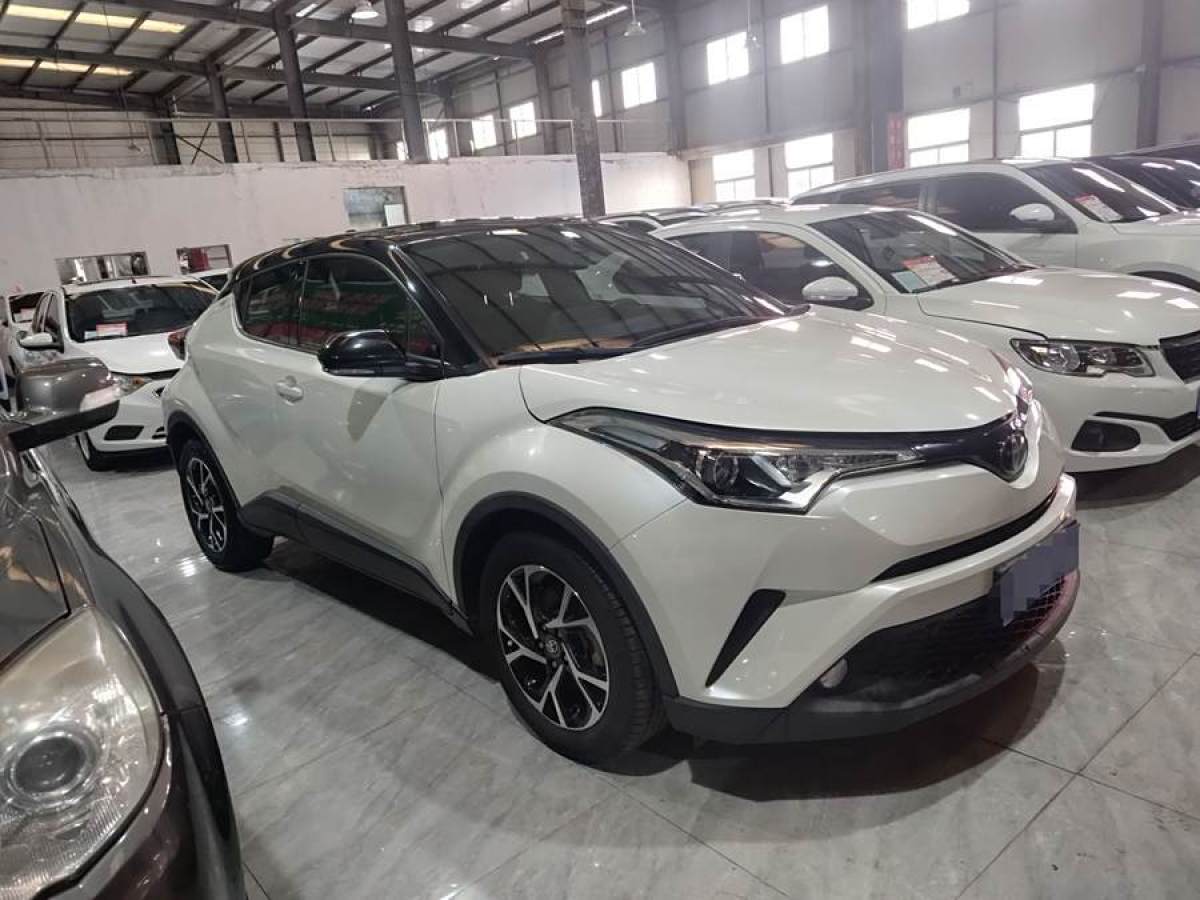 豐田 C-HR  2020款 2.0L 領(lǐng)先版圖片