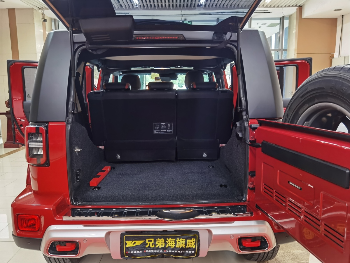 北京 BJ40  2019款 2.3T 自動(dòng)四驅(qū)城市獵人版尊享型 國VI圖片