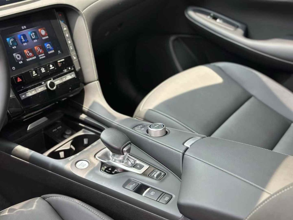 英菲尼迪 QX50  2022款 2.0T 兩驅(qū)WAVE版圖片