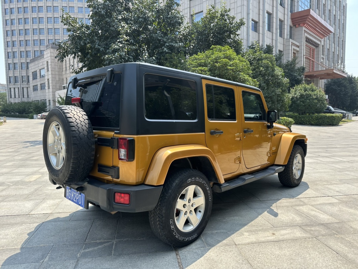 2014年8月Jeep 牧馬人  2014款 3.0L Sahara 四門版