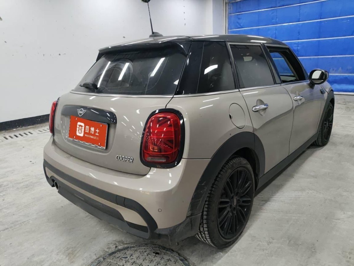 MINI MINI  2022款 1.5T COOPER 藝術(shù)家 五門版圖片