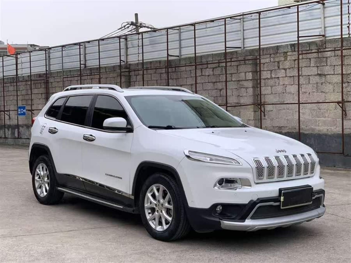 Jeep 自由光  2016款 2.4L 領(lǐng)先版圖片